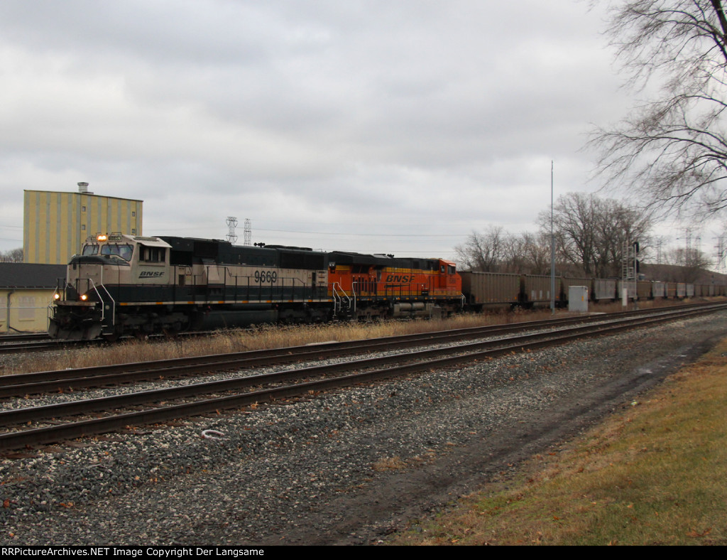 BNSF 9669 E803-13 (3)